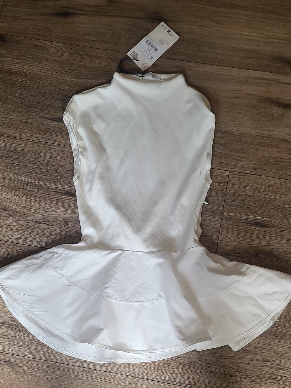 NWT Zara White Stretch Peplum Mock Neck Top Small, Side Zip